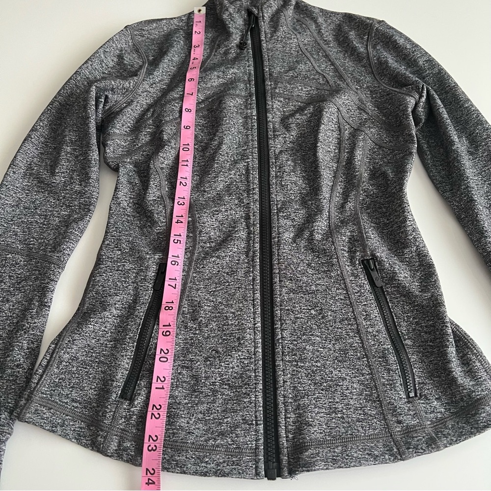 Lululemon define jacket, heather gray, size 6 - Picture 5 of 15